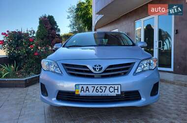 Седан Toyota Corolla 2011 в 