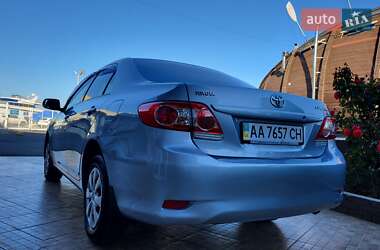 Седан Toyota Corolla 2011 в 