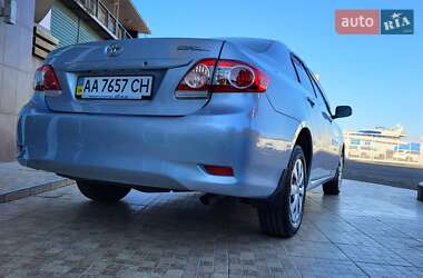 Седан Toyota Corolla 2011 в 