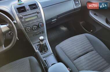 Седан Toyota Corolla 2011 в 