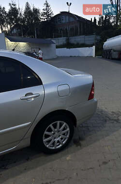 Седан Toyota Corolla 2005 в 