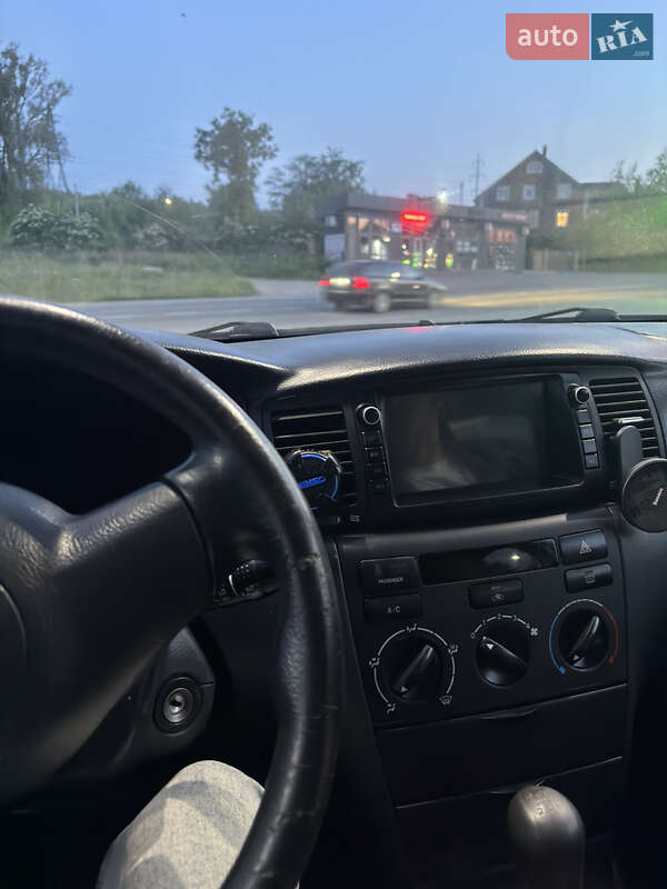 Седан Toyota Corolla 2005 в Чернівцях фото 11 Седан Toyota Corolla 2005 в Чернівцях