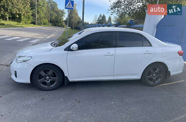 Седан Toyota Corolla 2013 в 
