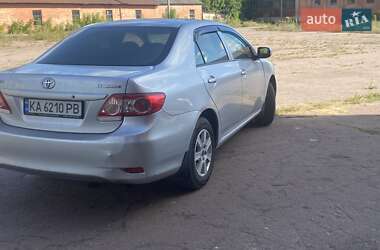 Седан Toyota Corolla 2011 в 