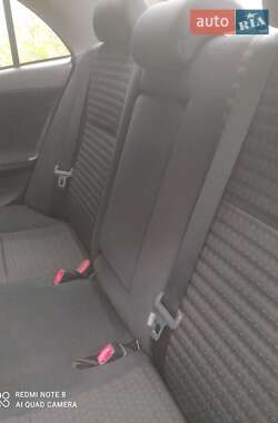 Седан Toyota Corolla 2012 в 