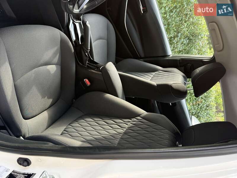 Седан Toyota Corolla 2020 в Киеве