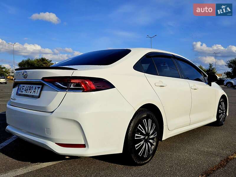 Седан Toyota Corolla 2019 в Днепре