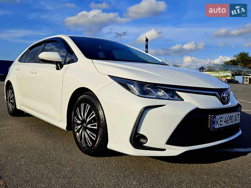 Седан Toyota Corolla 2019 в Днепре