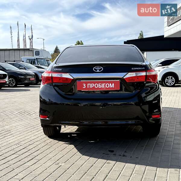 Седан Toyota Corolla 2016 в Полтаве