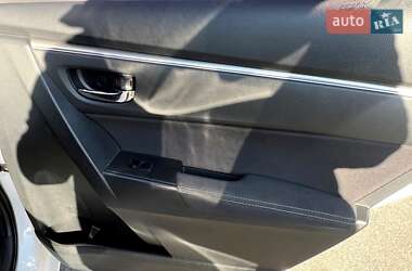 Седан Toyota Corolla 2013 в 