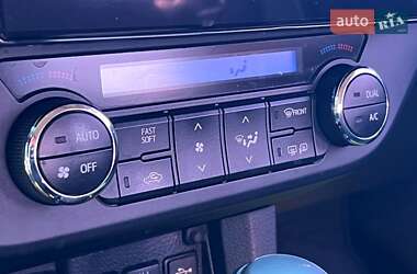 Седан Toyota Corolla 2013 в 