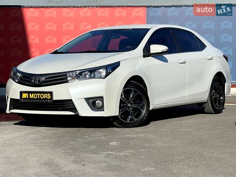 Седан Toyota Corolla 2013 в Києві