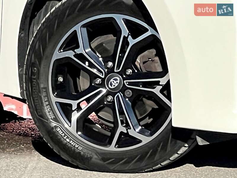 Седан Toyota Corolla 2013 в Києві