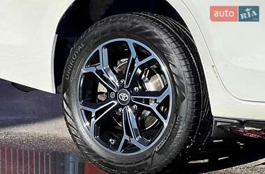 Седан Toyota Corolla 2013 в 