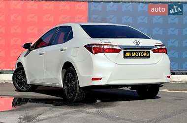 Седан Toyota Corolla 2013 в 