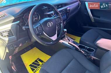 Седан Toyota Corolla 2013 в 