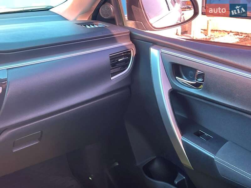 Седан Toyota Corolla 2013 в Києві