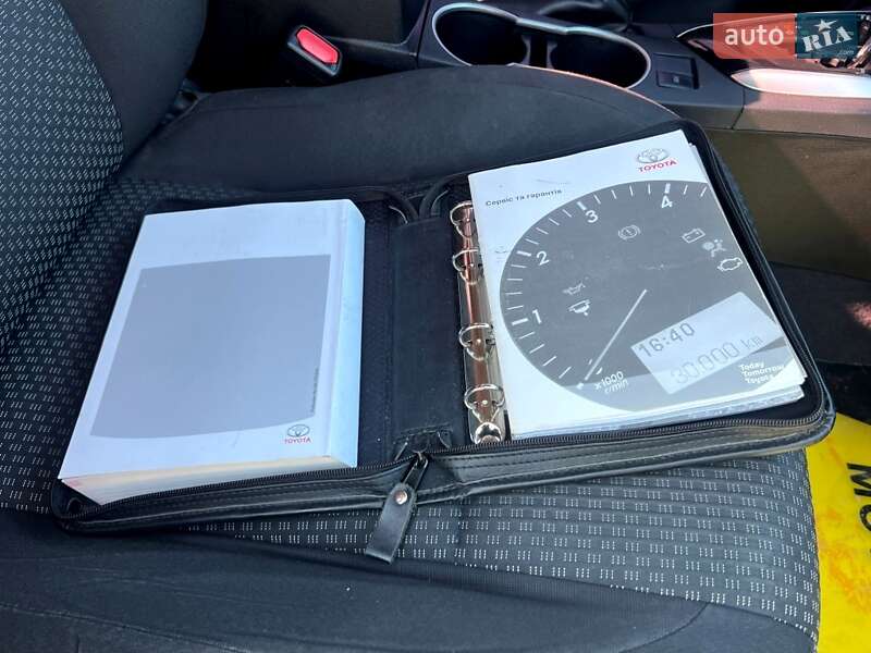 Седан Toyota Corolla 2013 в Києві