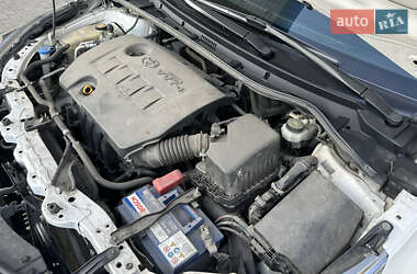 Седан Toyota Corolla 2013 в 