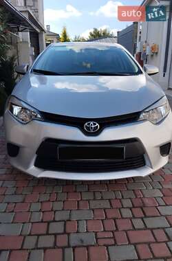 Седан Toyota Corolla 2015 в Одесі