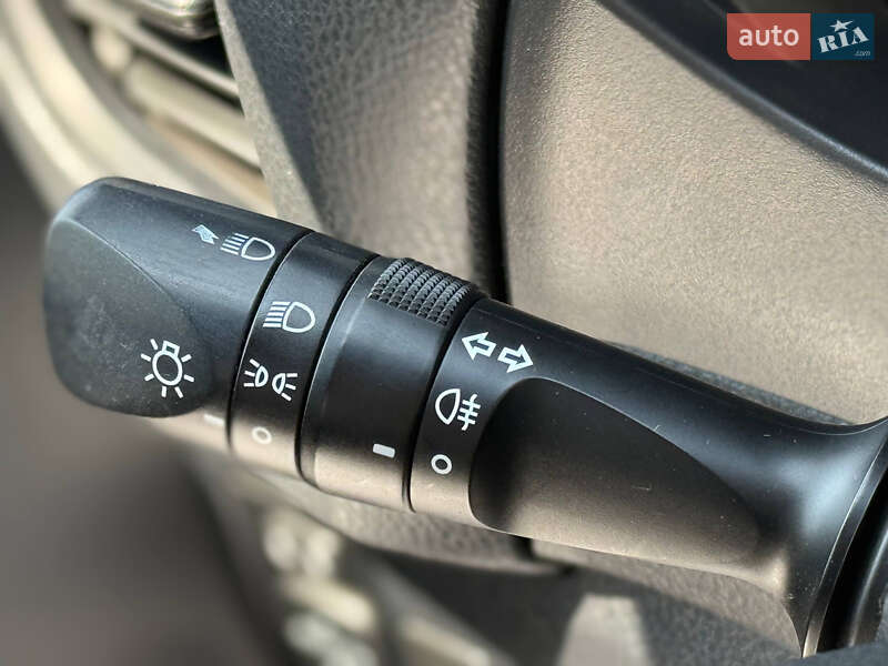 Седан Toyota Corolla 2015 в Івано-Франківську