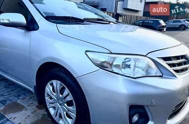 Седан Toyota Corolla 2011 в 