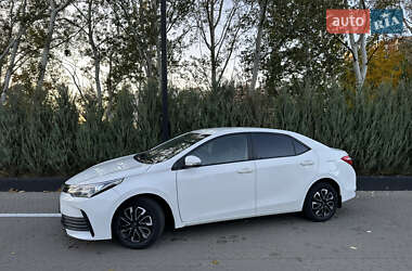 Седан Toyota Corolla 2018 в 