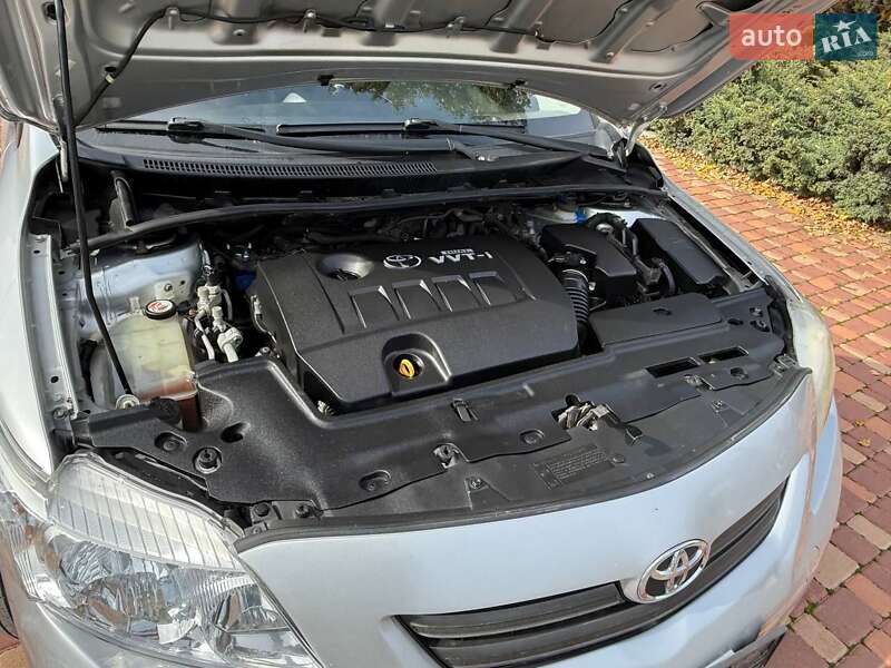 Седан Toyota Corolla 2009 в Одессе