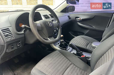 Седан Toyota Corolla 2011 в 