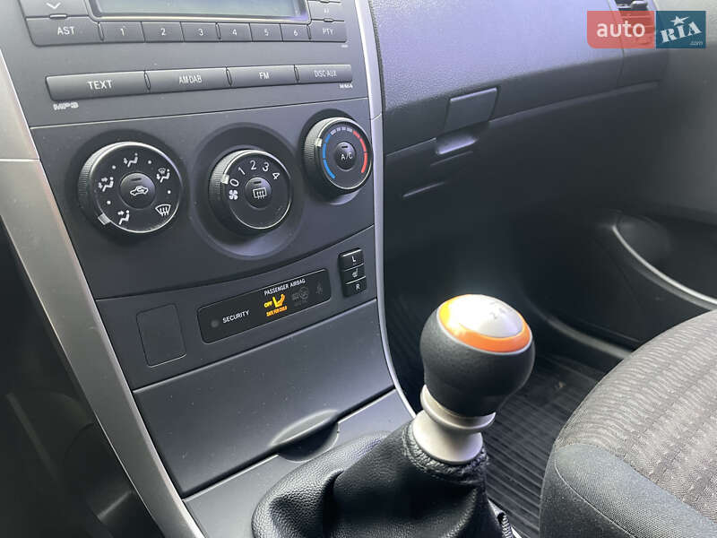 Седан Toyota Corolla 2011 в Белой Церкви