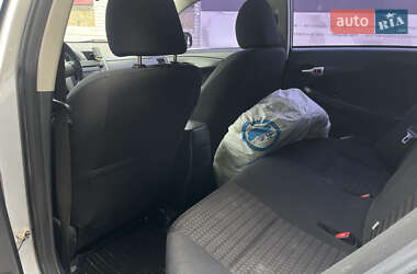 Седан Toyota Corolla 2011 в 