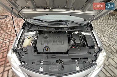 Седан Toyota Corolla 2011 в 