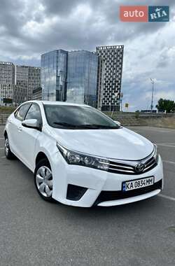 Седан Toyota Corolla 2013 в Києві