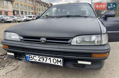 Седан Toyota Corolla 1992 в Львові
