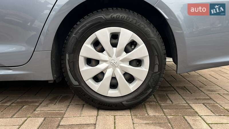 Седан Toyota Corolla 2020 в Киеве