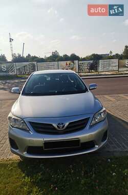 Седан Toyota Corolla 2011 в 
