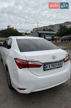 Седан Toyota Corolla 2013 в Харкові