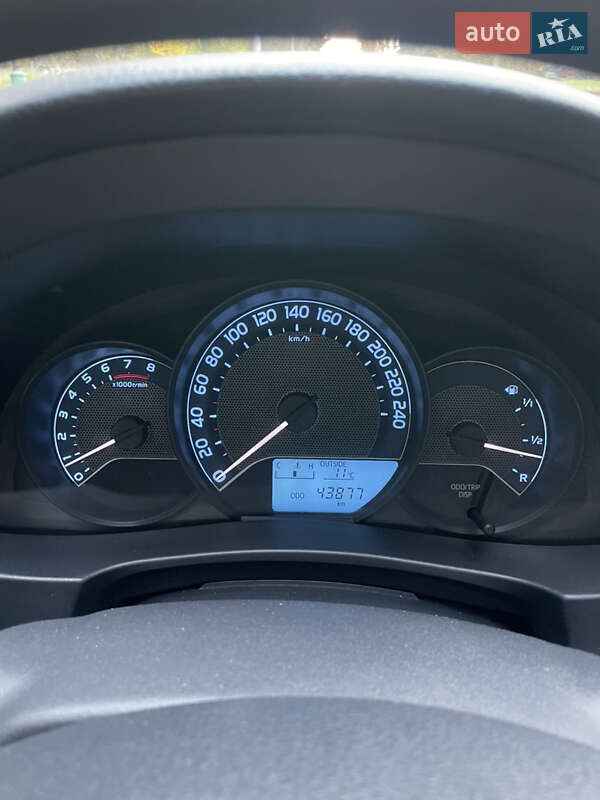 Седан Toyota Corolla 2014 в Киеве