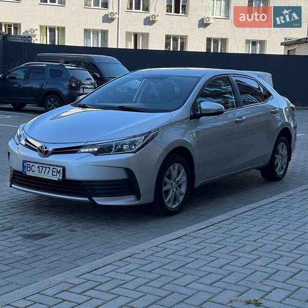 Седан Toyota Corolla 2016 в 