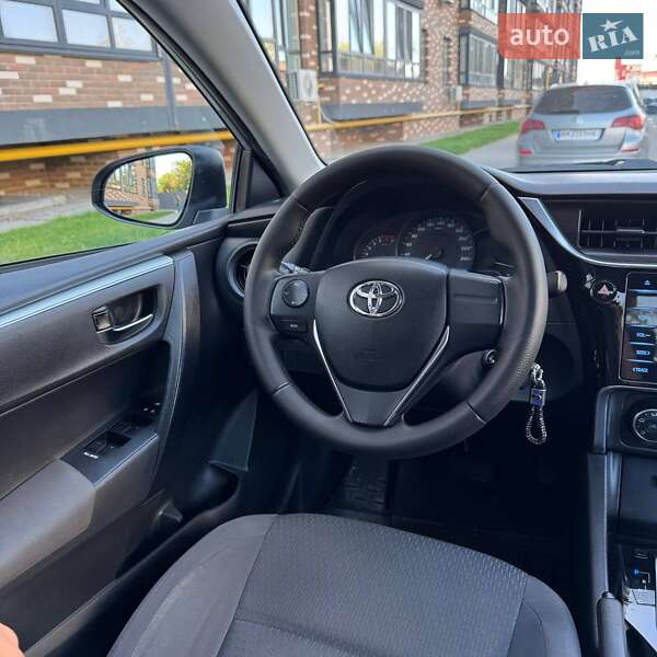 Седан Toyota Corolla 2016 в Житомире