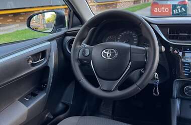 Седан Toyota Corolla 2016 в 