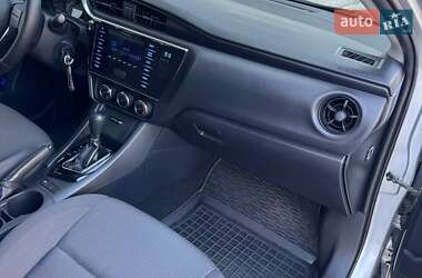 Седан Toyota Corolla 2016 в 