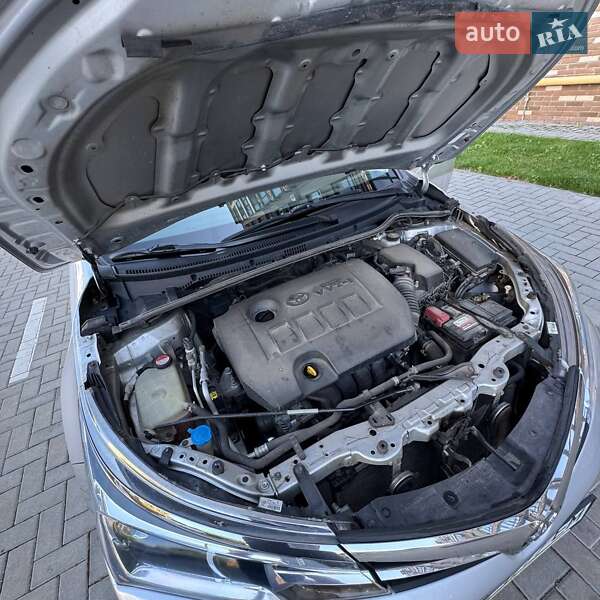 Седан Toyota Corolla 2016 в Житомире