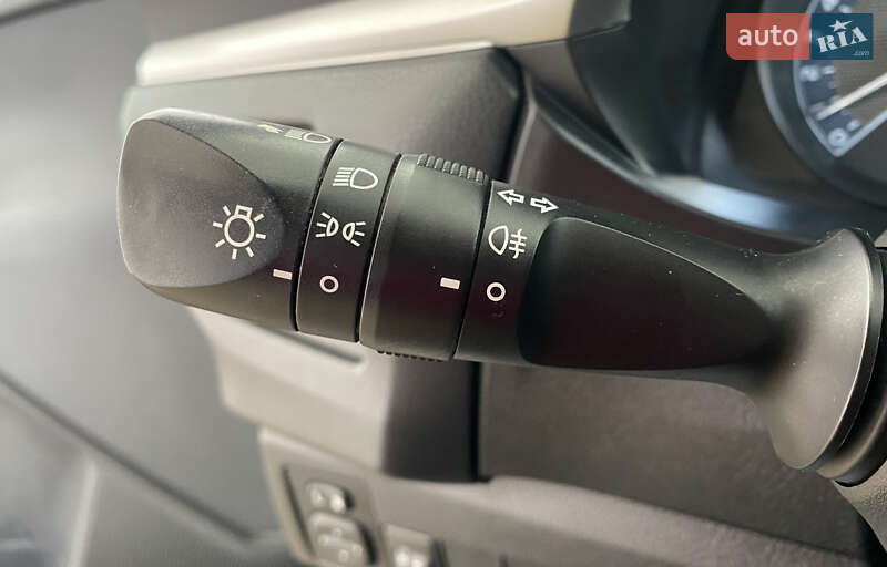 Седан Toyota Corolla 2015 в Львове
