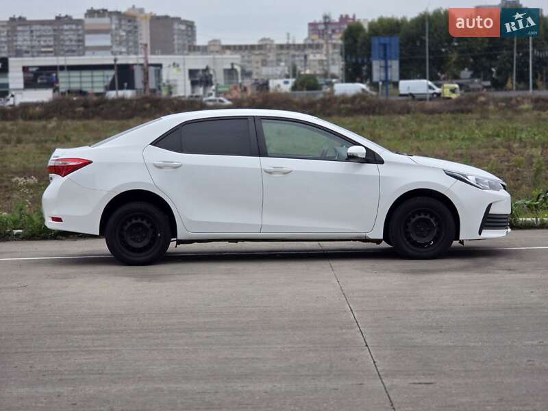 Седан Toyota Corolla 2016 в Києві фото 5 Седан Toyota Corolla 2016 в Києві