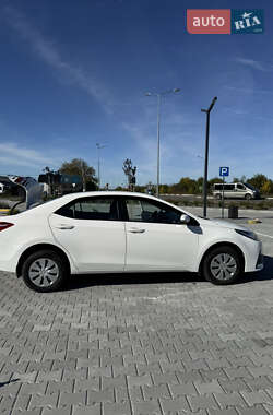 Хетчбек Toyota Corolla 2016 в  фото 15 Хетчбек Toyota Corolla 2016 в