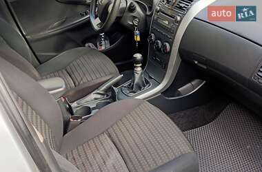 Седан Toyota Corolla 2011 в 