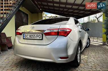 Седан Toyota Corolla 2018 в 