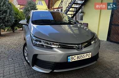 Седан Toyota Corolla 2018 в 