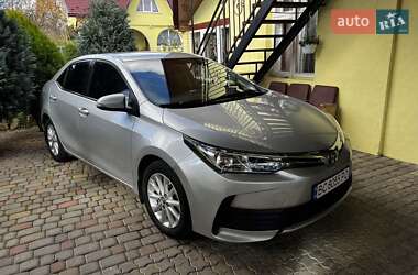 Седан Toyota Corolla 2018 в 